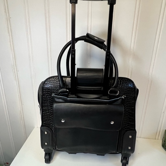Hang Black Croc-Embossed Carry-on Rolling Bag in Black - Picture 7 of 11